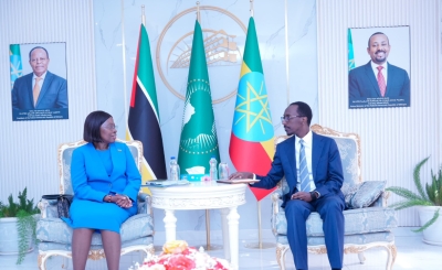 Le ministre des Affaires étrangères Gedion Themotios a tenu une réunion avec son homologue mozambicaine, l’ambassadrice Maria Manuela dos Santos Lucas.