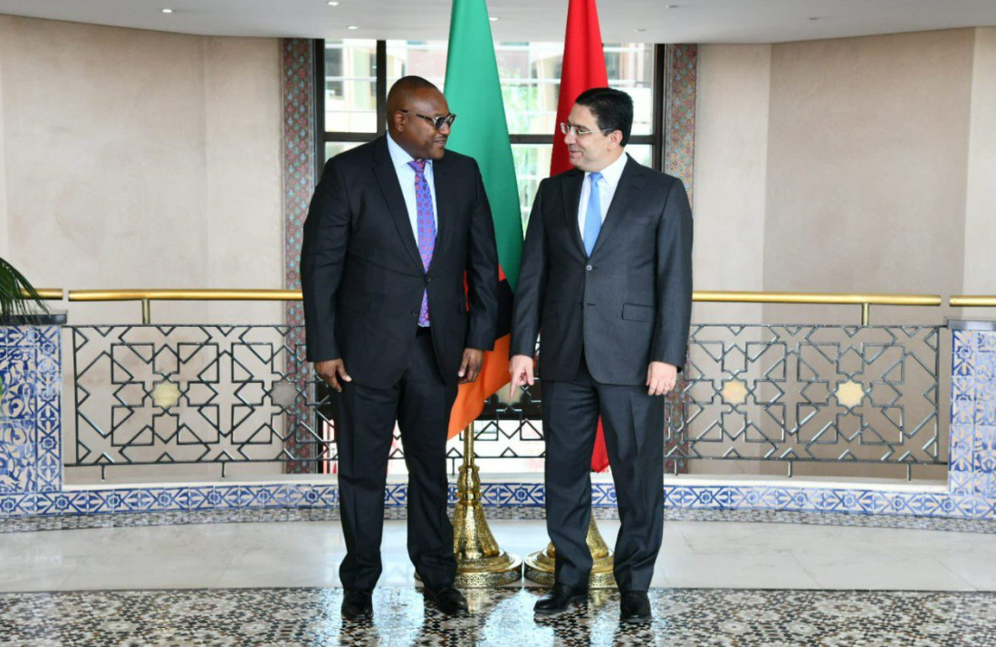 Le ministre zambien des Affaires étrangères et de la Coopération internationale, Mulambo Haimbe, et le ministre des Affaires étrangères, Nasser Bourita
