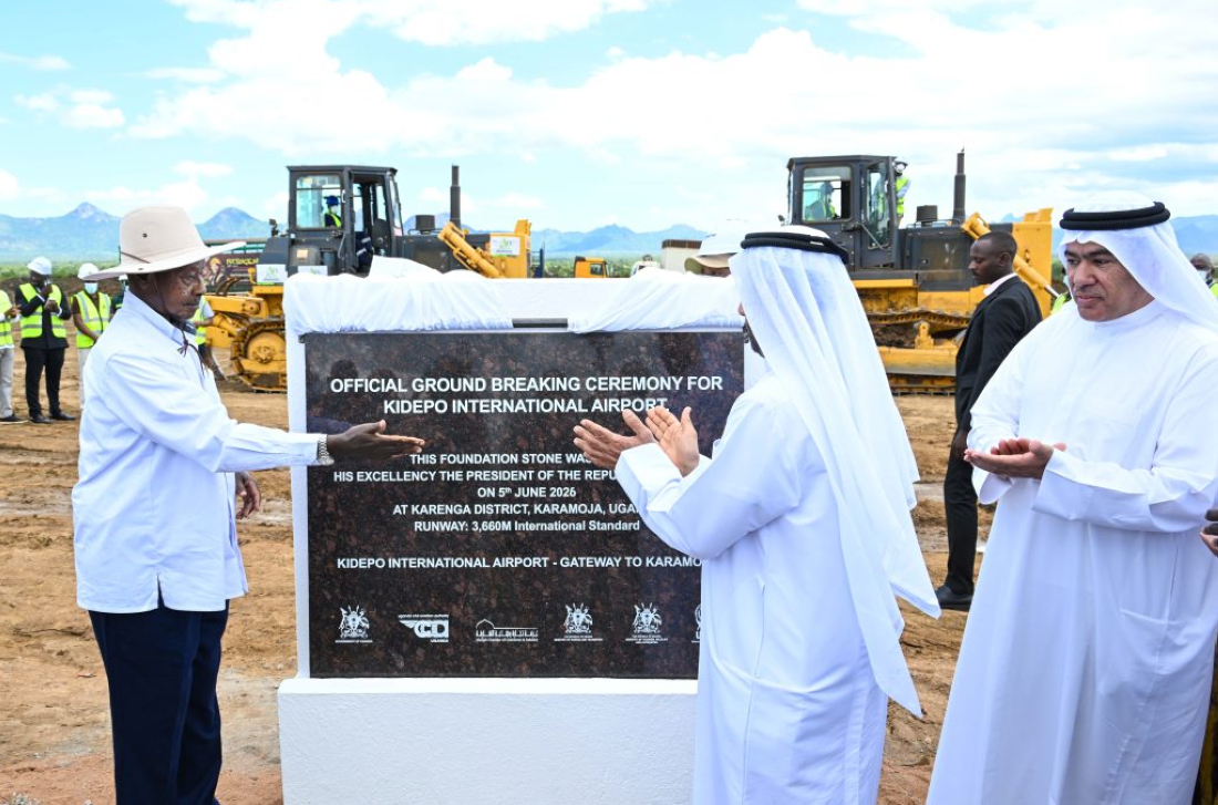 Le président Yoweri Kaguta Museveni lors du lancement des travaux de construction de l'aéroport international de Kidepo dans le district de Karenga, une initiative visant à stimuler le tourisme, le commerce et l'investissement dans la sous-région de Karamoja.