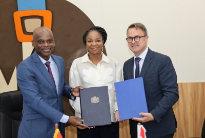 Le ministre des affaires étrangères, Robert Dussey, la ministre de l'efficacité du service public et de la transformation numérique, Cina Lawson et le Vice-Premier ministre et ministre des affaires étrangères et du commerce extérieur du Grand-Duché de Luxembourg, Xavier Bettel.