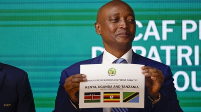 Patrice Motsepe, président de la Confédération africaine de football (CAF), lors de l'annonce des pays hôtes de la Coupe d’Afrique des Nations 2027