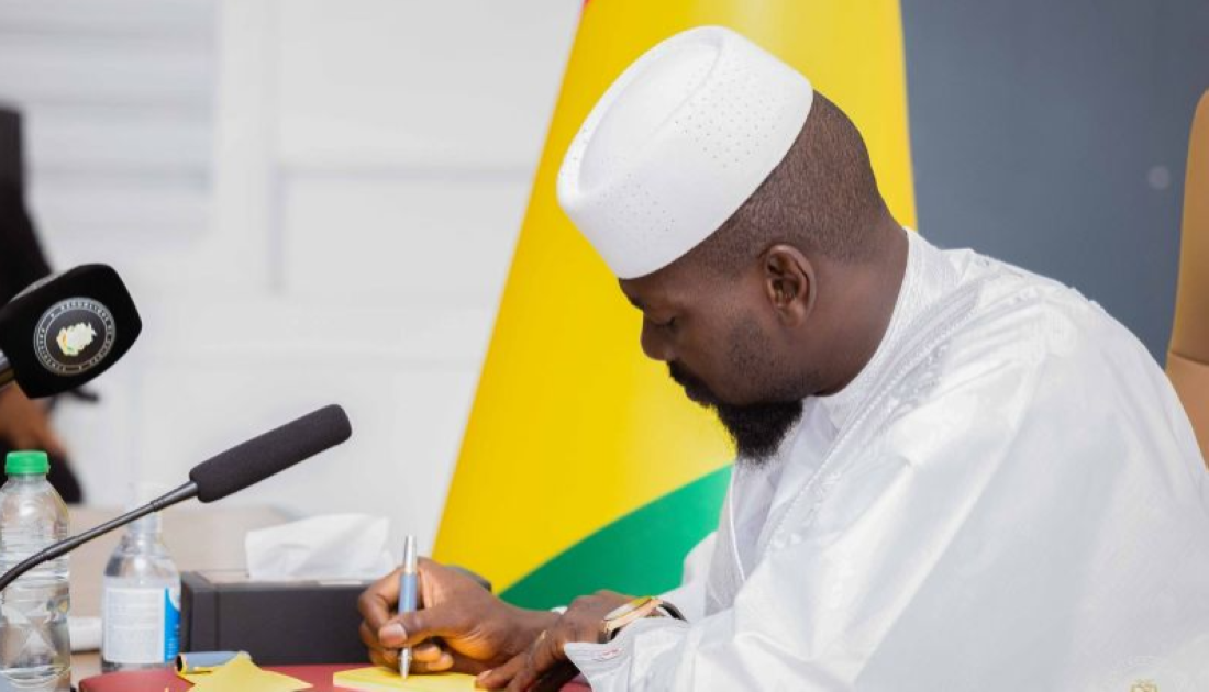 Le président guinéen, Mamadi Doumbouya, a institué, par un décret publié le vendredi 23 octobre 2026, le Pacte national de l’énergie, baptisé «M300».