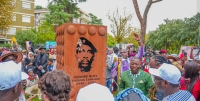 L'inauguration du monument dédié à l’ancien président burkinabè Thomas Sankara dans un parc de Rome, en Italie, en présence du ministre burkinabè de la Culture, Pingdwendé Gilbert Ouédraogo.